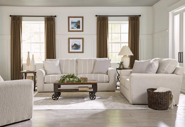 Jackson Lindsey collection arrangement; coordinating pieces sold separately in Cotton