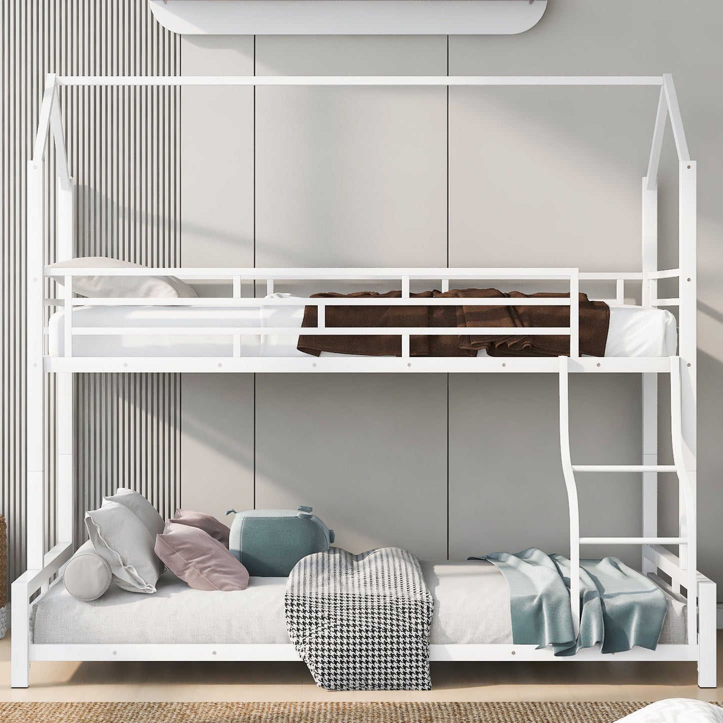 Sturdy Frame House Bunk Bed