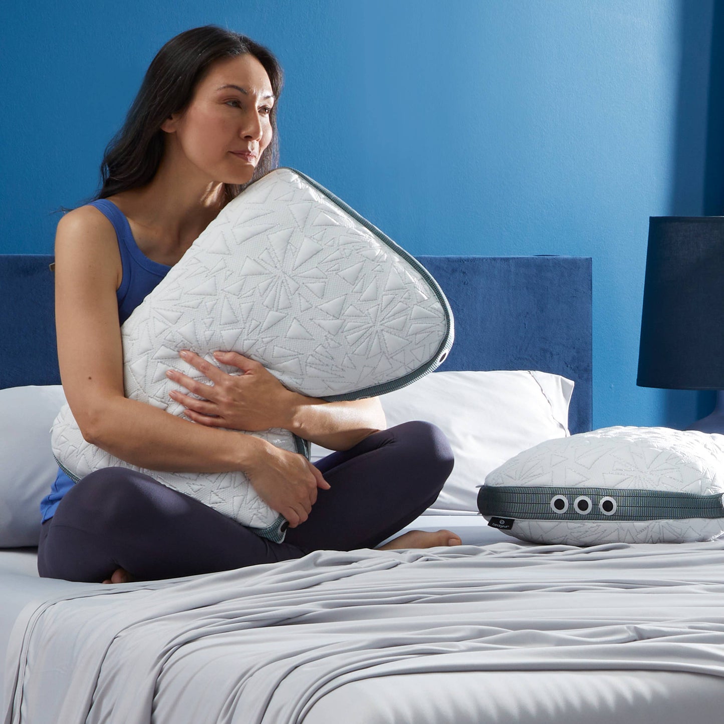Bedgear - Storm Cuddle Curve Performance Pillow - Cooling - Medium
