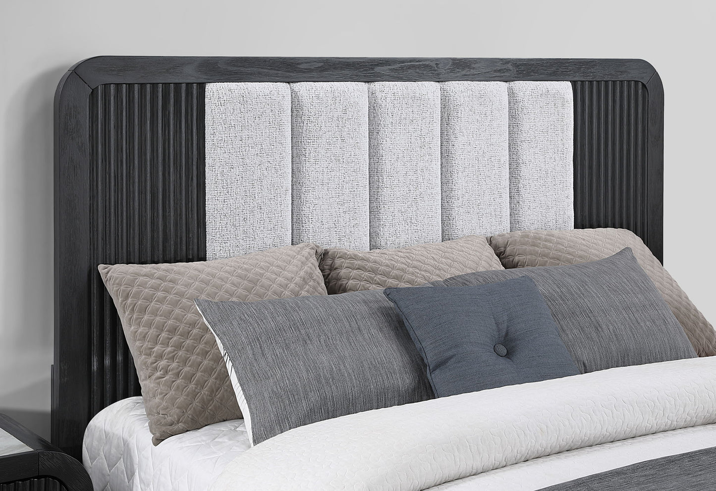 Beckett - Queen Bed Footboard - Black / White