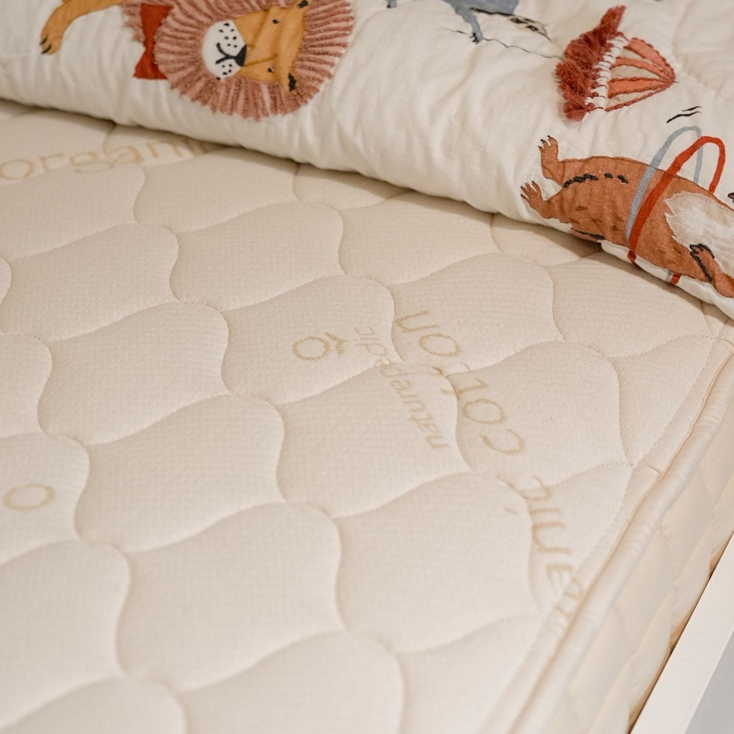 Naturepedic Verse organic mattress details