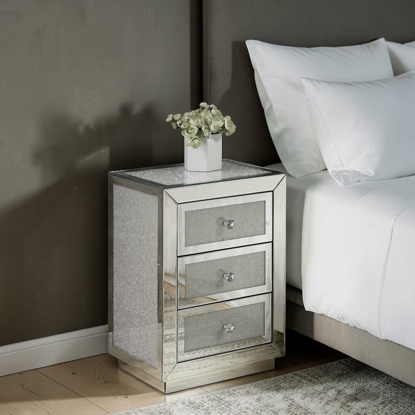 Noralie - Accent Table Mirrored / Faux Dimaonds - Silver